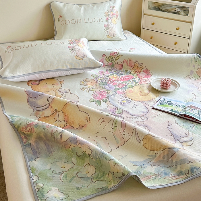 91家纺网 家纺一手货源 找家纺 萝莉家纺 2024新款大版印花冰丝凉席床席床笠款 送你一个春天-平席款