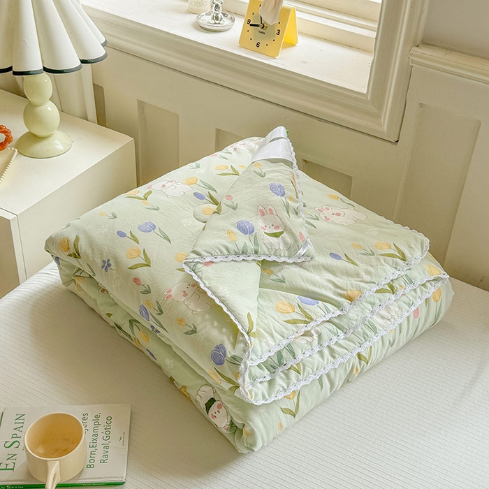 91家纺网 家纺一手货源 找家纺 创优家纺  2025新款A类皱皱纱小花边夏被 幸运兔