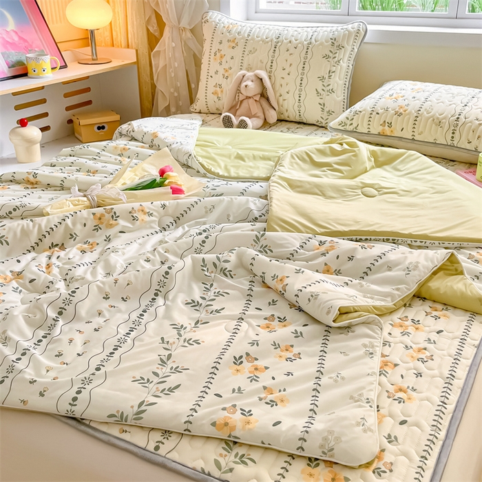 91家纺网 家纺一手货源 找家纺 古吉梦 2024新款冰激凌凉感丝夏被-小清新 凉感丝夏被-碧城春泥+莴苣