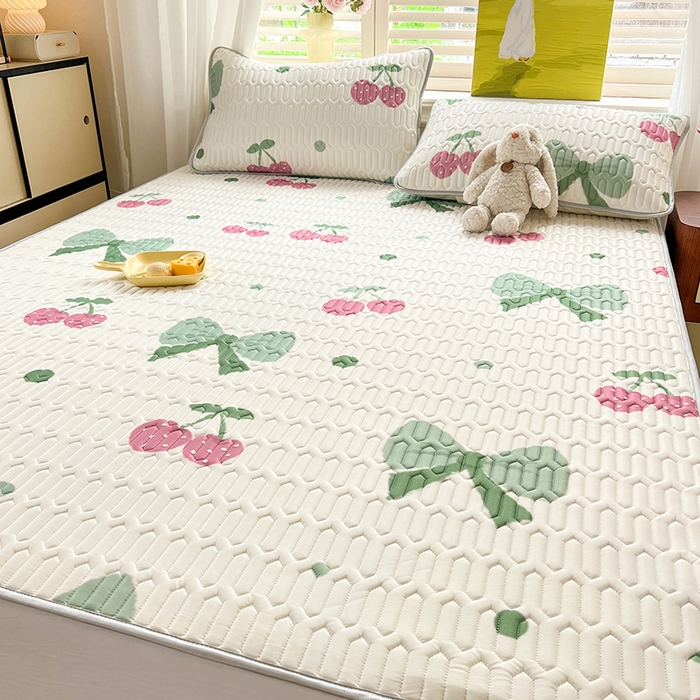 91家纺网 家纺一手货源 找家纺 慕澄家纺 2024新款小版印花0.5乳胶凉席系列 粉樱桃