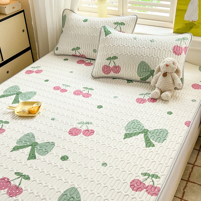 91家纺网 家纺一手货源 找家纺 慕澄家纺 2024新款小版印花0.5乳胶凉席系列 粉樱桃