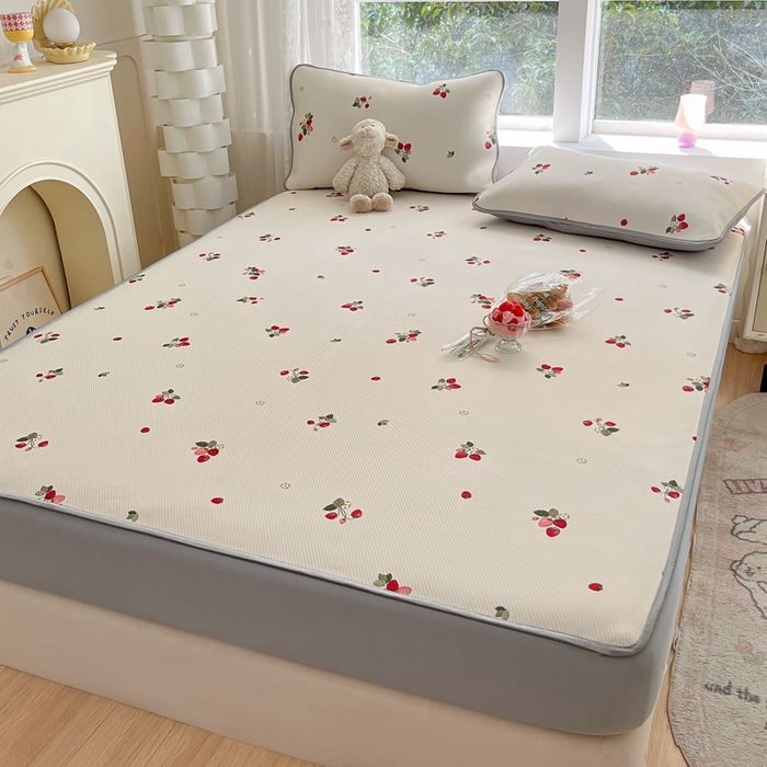 91家纺网 家纺一手货源 找家纺 星座 2025大斜纹复合冰丝凉席床笠款 奶油草莓-床笠款