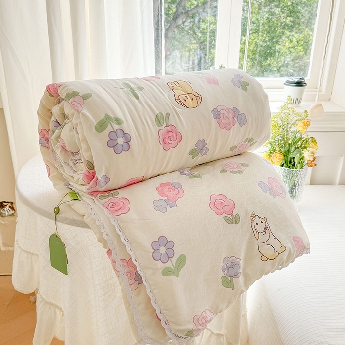 91家纺网 家纺一手货源 找家纺 创优家纺  2025新款A类皱皱纱小花边夏被 馥郁鲜花