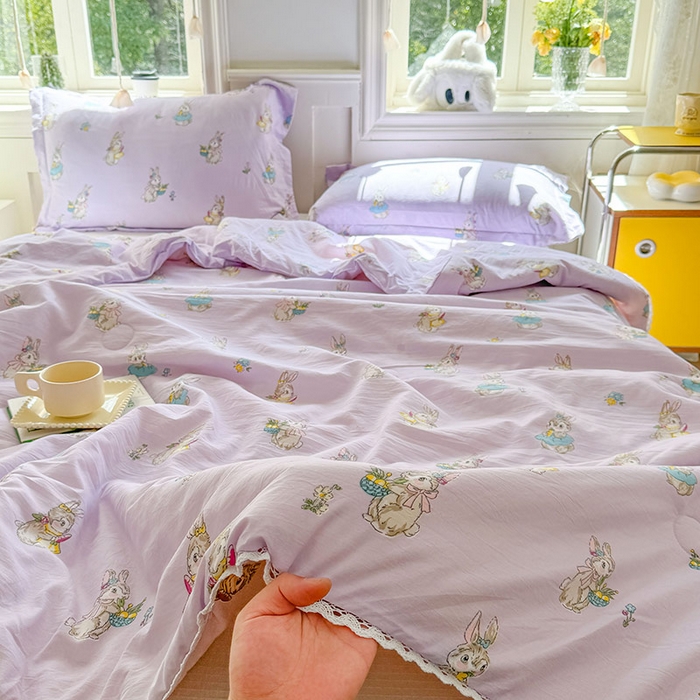 91家纺网 家纺一手货源 找家纺 创优家纺  2025新款A类皱皱纱小花边夏被 星黛兔