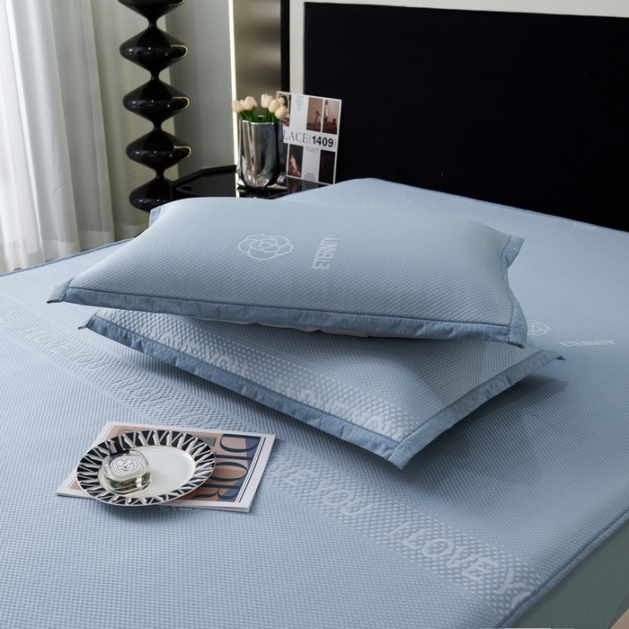 91家纺网 家纺一手货源 找家纺 宜派家纺 2024新款凉感丝刺绣凉席三件套 小花-蓝-床笠