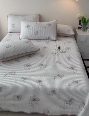 91家纺网 家纺一手货源 找家纺 茉夕 2024新款天丝印花床盖 花漾