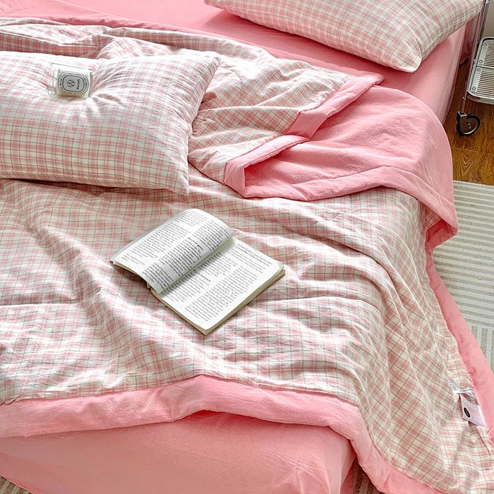 91家纺网 家纺一手货源 找家纺 水洗的故事2025新款A类色织水洗棉丝夏被四件套系列 春桃格