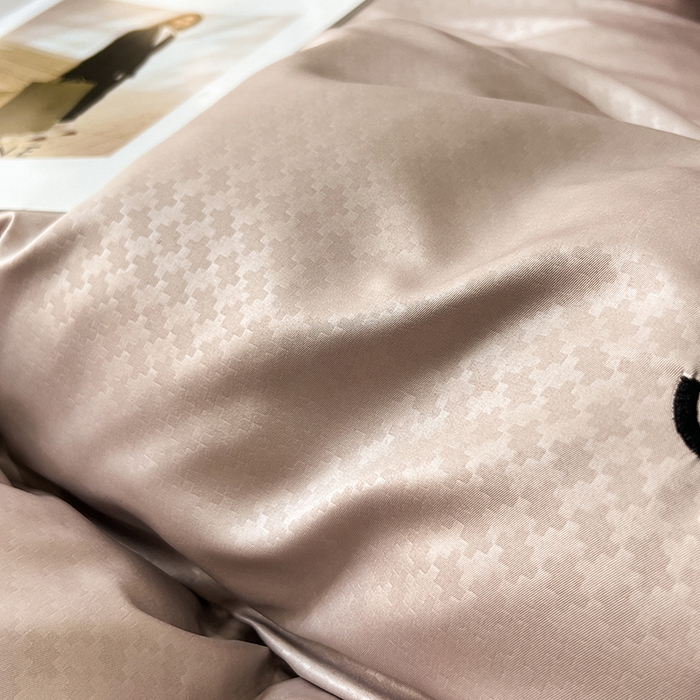 91家纺网 家纺一手货源 找家纺 艾米家居 2025水洗真丝提花系列简约生活 简约生活卡其