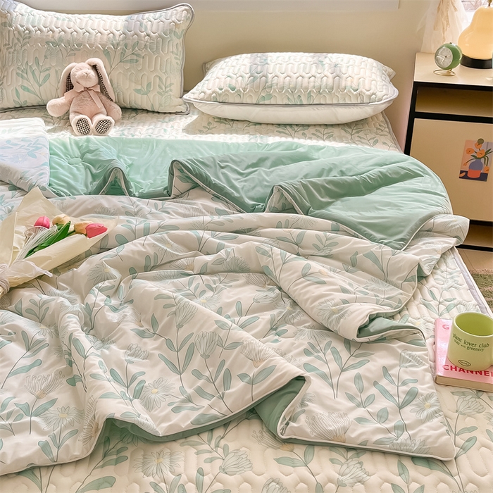 91家纺网 家纺一手货源 找家纺 古吉梦 2024新款冰激凌凉感丝夏被-小清新 凉感丝夏被-绿风玲+浅绿