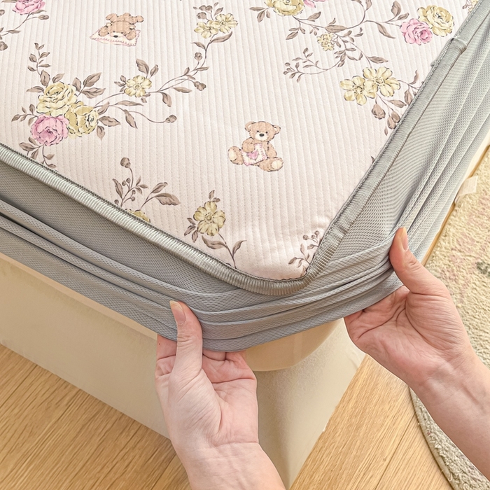 91家纺网 家纺一手货源 找家纺 星座 2025大斜纹复合冰丝凉席床笠款 小熊花园-床笠款