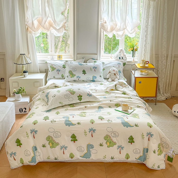 91家纺网 家纺一手货源 找家纺 创优家纺  2025新款A类皱皱纱小花边夏被 恐龙乐园