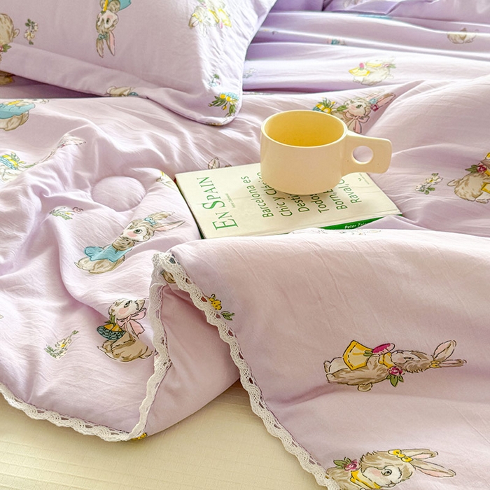 91家纺网 家纺一手货源 找家纺 创优家纺  2025新款A类皱皱纱小花边夏被 星黛兔