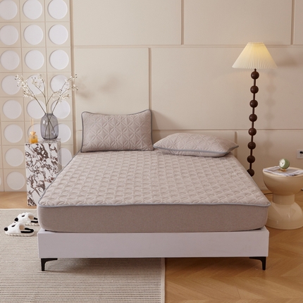 91家纺网 家纺一手货源 找家纺 杜先生 2024新款无印风水洗棉夹棉床笠 米条纹