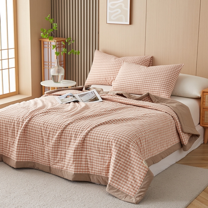 91家纺网 家纺一手货源 找家纺 猎鹿人家纺 2024新款水洗棉棉花夏被 粉小格