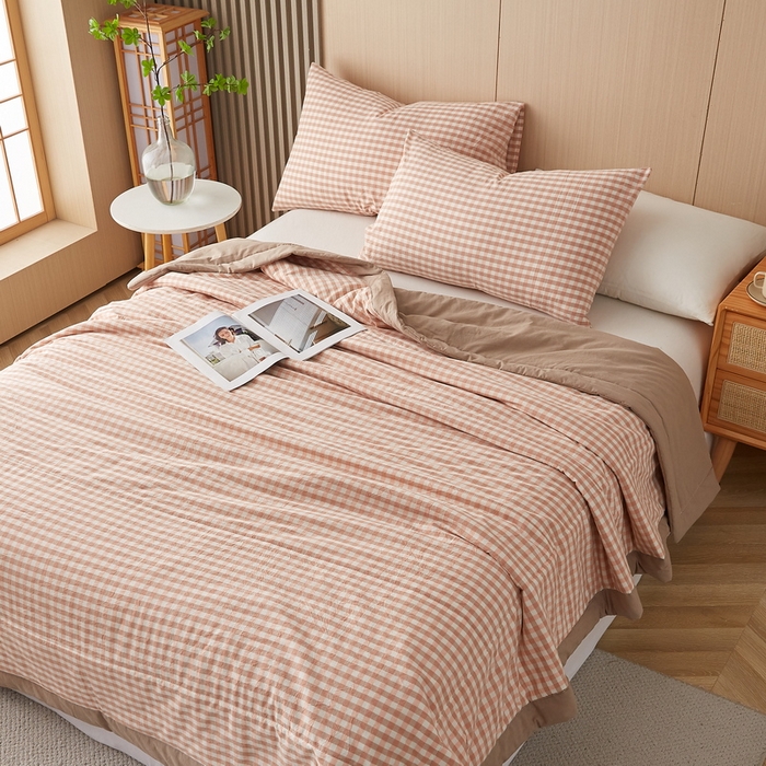 91家纺网 家纺一手货源 找家纺 猎鹿人家纺 2024新款水洗棉棉花夏被 粉小格