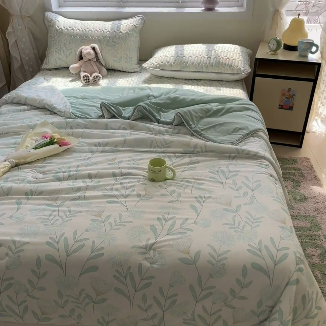 91家纺网 家纺一手货源 找家纺 古吉梦 2024新款冰激凌凉感丝夏被-小清新 凉感丝夏被-绿风玲+浅绿