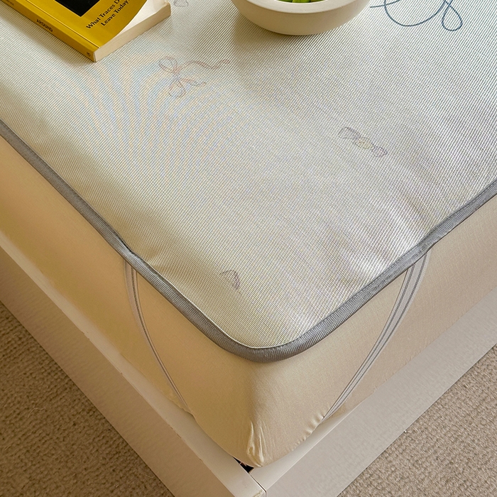 91家纺网 家纺一手货源 找家纺 萝莉家纺 2024新款大版印花冰丝凉席床席床笠款 我和我的玩具小熊们-平席款