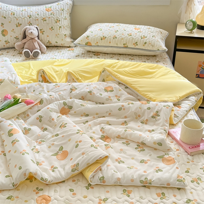 91家纺网 家纺一手货源 找家纺 古吉梦 2024新款冰激凌凉感丝夏被-小清新 凉感丝夏被-砂糖橘+亮黄