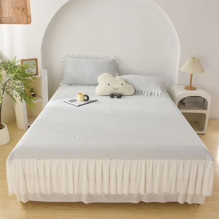 91家纺网 家纺一手货源 找家纺 （总）卡初家居（原微来） 2025新款A类抗菌凉豆豆床笠床裙款凉席--小熊系列