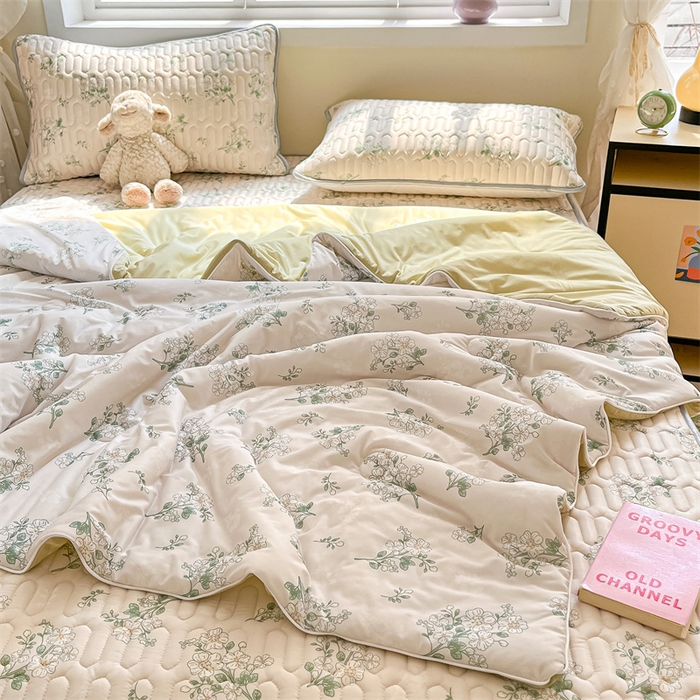 91家纺网 家纺一手货源 找家纺 古吉梦 2024新款冰激凌凉感丝夏被-小清新 凉感丝夏被-春意+莴苣