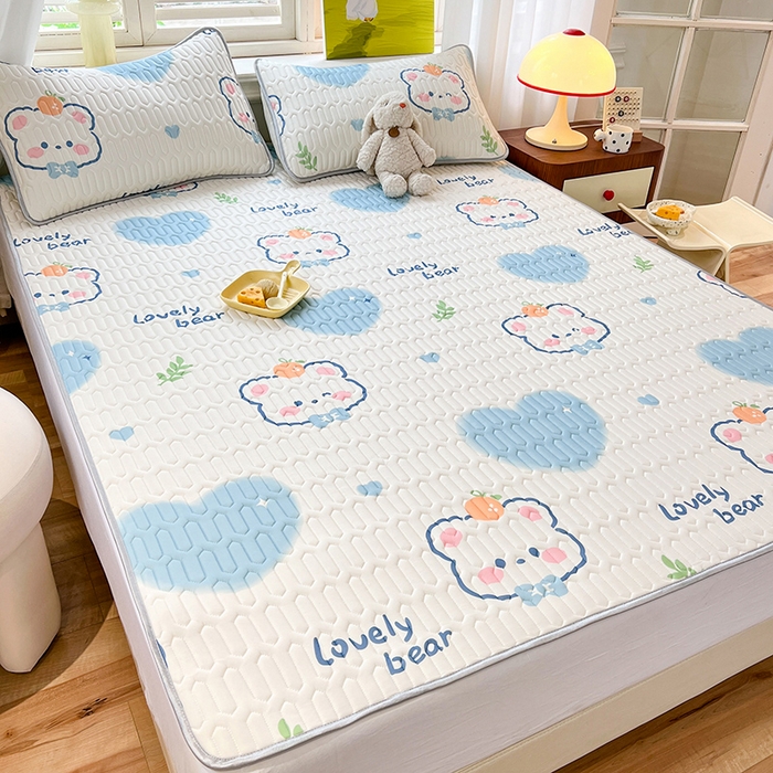 91家纺网 家纺一手货源 找家纺 慕澄家纺 2024新款小版印花0.5乳胶凉席系列 爱心小熊