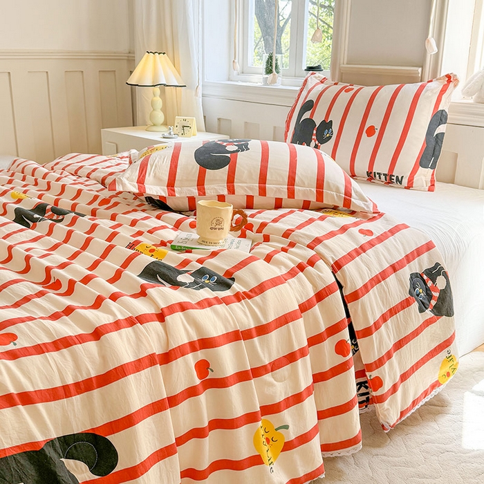 91家纺网 家纺一手货源 找家纺 创优家纺  2025新款A类皱皱纱小花边夏被 红小喵