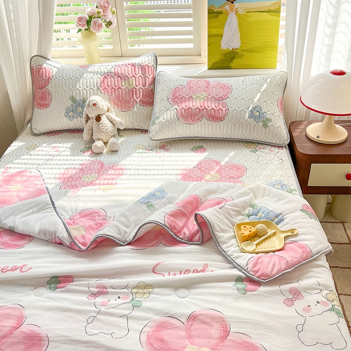 91家纺网 家纺一手货源 找家纺 慕澄家纺 2024新款小版印花0.5乳胶凉席夏被四件套 心花怒放