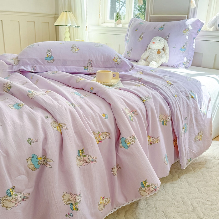 91家纺网 家纺一手货源 找家纺 创优家纺  2025新款A类皱皱纱小花边夏被 星黛兔