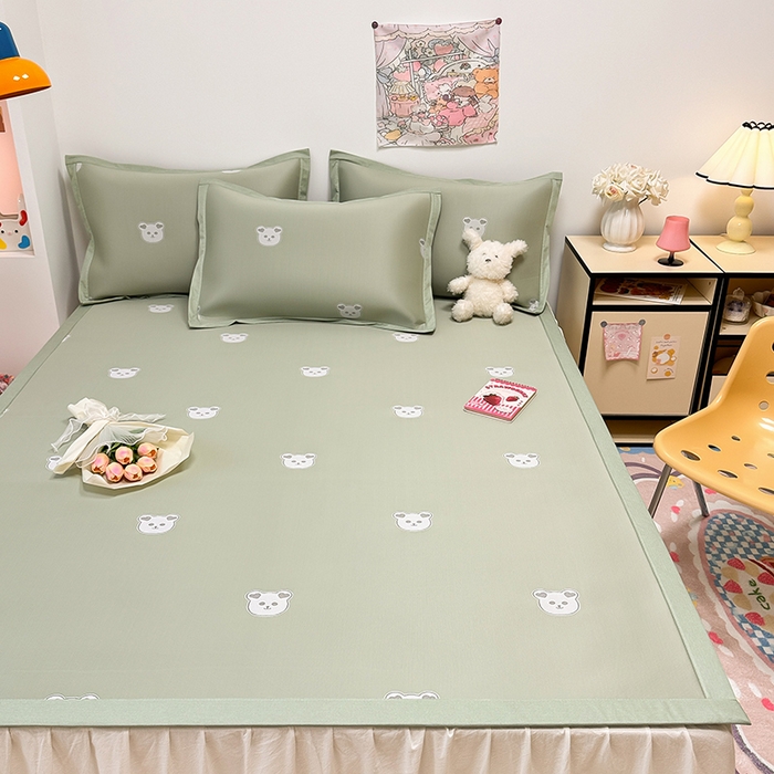 91家纺网 家纺一手货源 找家纺 全季家居 2024新款卡通提花系列PE凉感席 小熊-清新绿