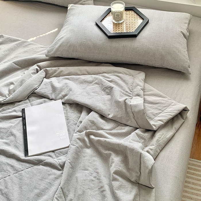 91家纺网 家纺一手货源 找家纺 水洗的故事2025新款A类色织水洗棉丝夏被四件套系列 密条灰