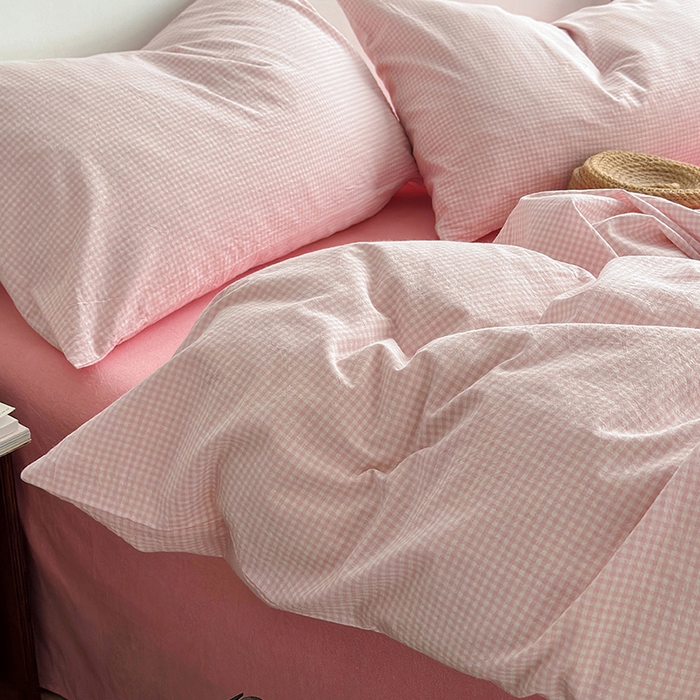 91家纺网 家纺一手货源 找家纺 水洗的故事 2024新款无印良品水洗棉四件套  小小格粉