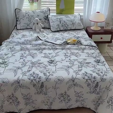 91家纺网 家纺一手货源 找家纺 慕澄家纺 2024新款小版印花0.5乳胶凉席夏被四件套 赫本