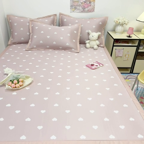 91家纺网 家纺一手货源 找家纺 全季家居 2024新款卡通提花系列PE凉感席 爱心-山茶粉