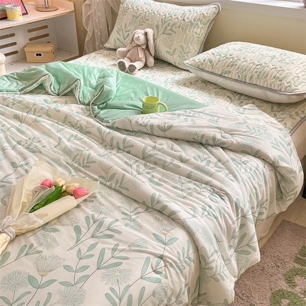 91家纺网 家纺一手货源 找家纺 古吉梦 2024新款冰激凌凉感丝夏被-小清新 凉感丝夏被-绿风玲+浅绿