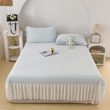 91家纺网 家纺一手货源 找家纺 （总）卡初家居（原微来） 2025新款A类抗菌凉豆豆床笠床裙款凉席--小熊系列