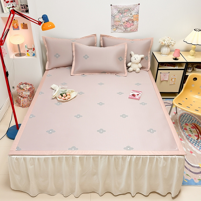 91家纺网 家纺一手货源 找家纺 全季家居 2024新款卡通提花系列PE凉感席 四叶草-山茶粉