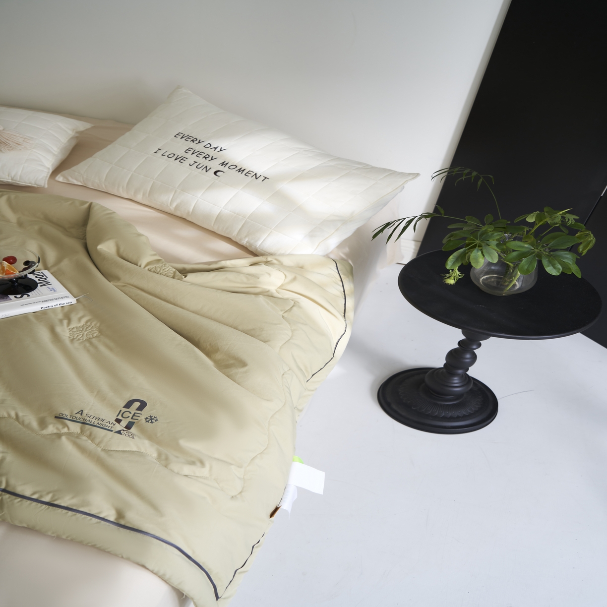 91家纺网 家纺一手货源 找家纺 米菲 2024新款亲肤舒适冰蝉丝科技被 夏被 被子被芯 果绿