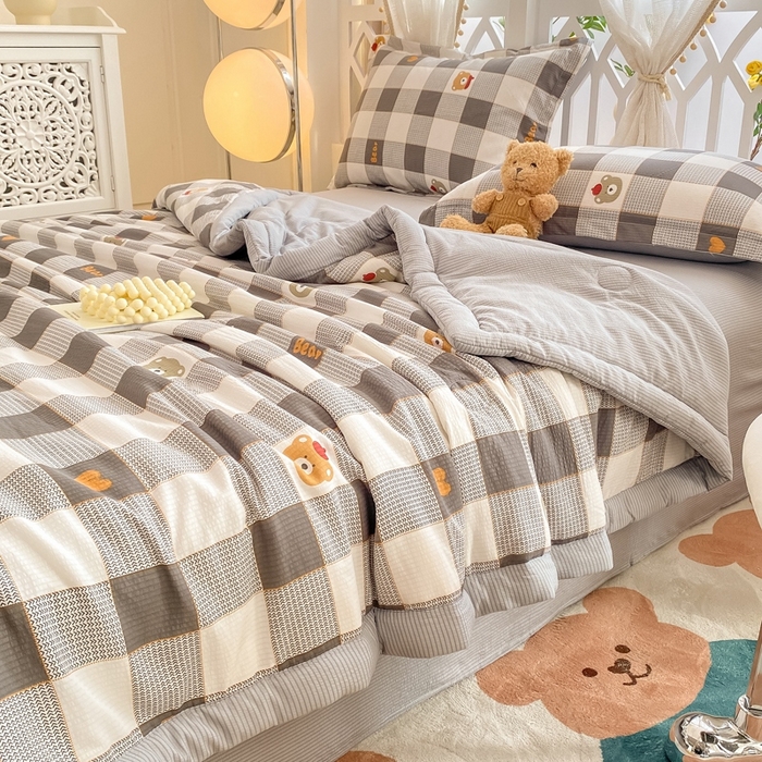 91家纺网 家纺一手货源 找家纺 恋之巢2024新款 泡泡棉印花夏被四件套 格子熊