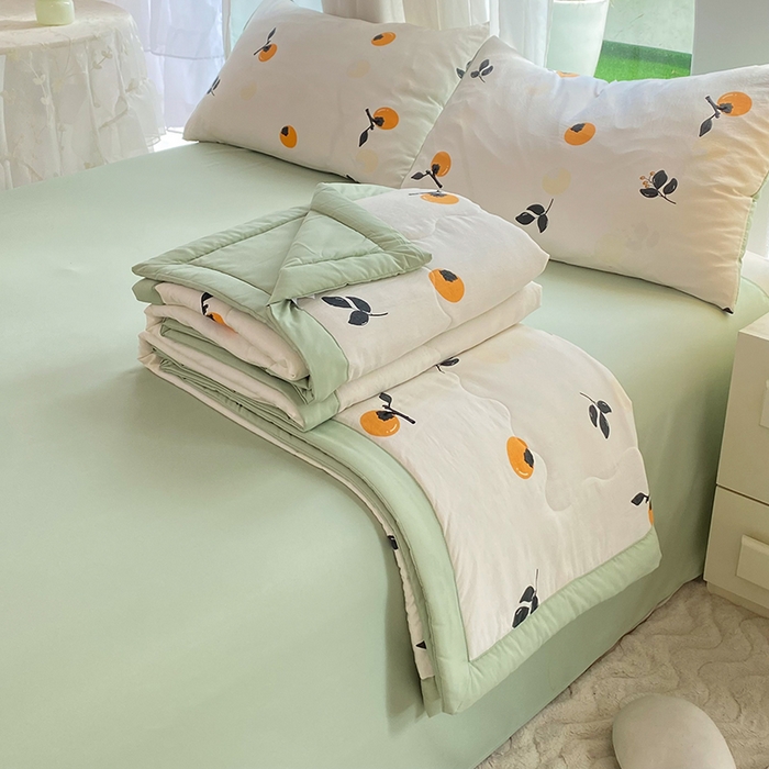 91家纺网 家纺一手货源 找家纺 妖妖家纺 2024新款超柔软糯水洗云朵棉印花夏被四件套 柿柿如意