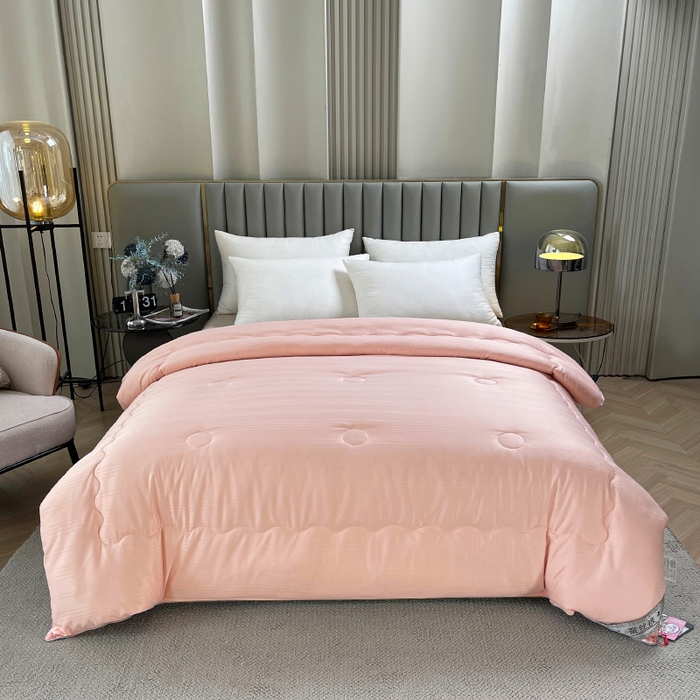 91家纺网 家纺一手货源 找家纺 尚品家纺 2024新款提花段条绗缝蚕丝被 优雅玉色