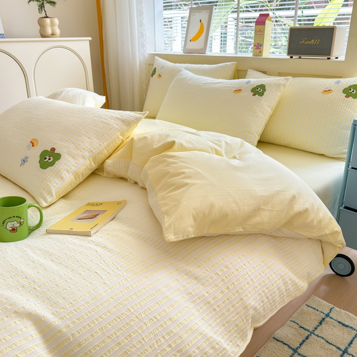 91家纺网 家纺一手货源 找家纺 优彩  2025新款40支全棉水洗棉提花刺绣四件套 幸运小狗