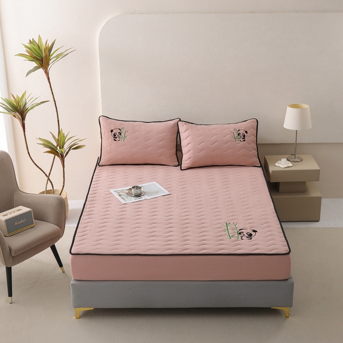 91家纺网 家纺一手货源 找家纺 恒尚居 2024新款熊猫刺绣水洗原棉大豆床笠-四季款 豆沙色