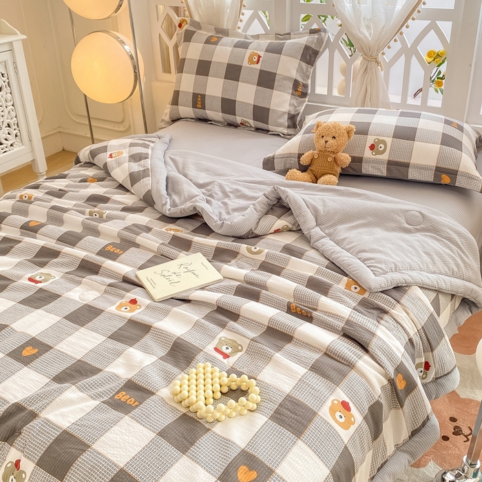 91家纺网 家纺一手货源 找家纺 恋之巢2024新款 泡泡棉印花夏被四件套 格子熊