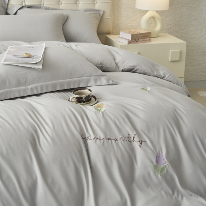 91家纺网 家纺一手货源 找家纺 闲鱼家纺 2025新款A类亲肤刺绣四件套春雅系列 郁金香-浅灰