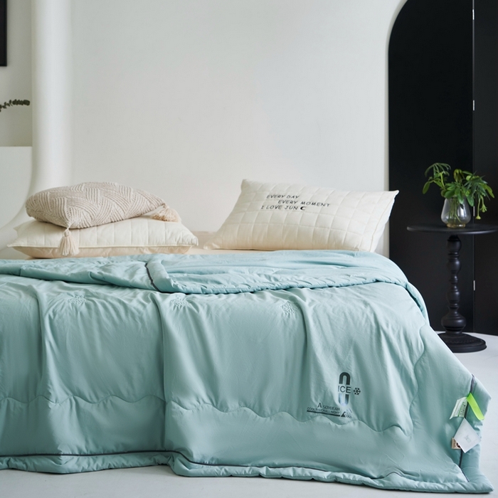 91家纺网 家纺一手货源 找家纺 米菲 2024新款亲肤舒适冰蝉丝科技被 夏被 被子被芯 青春兰