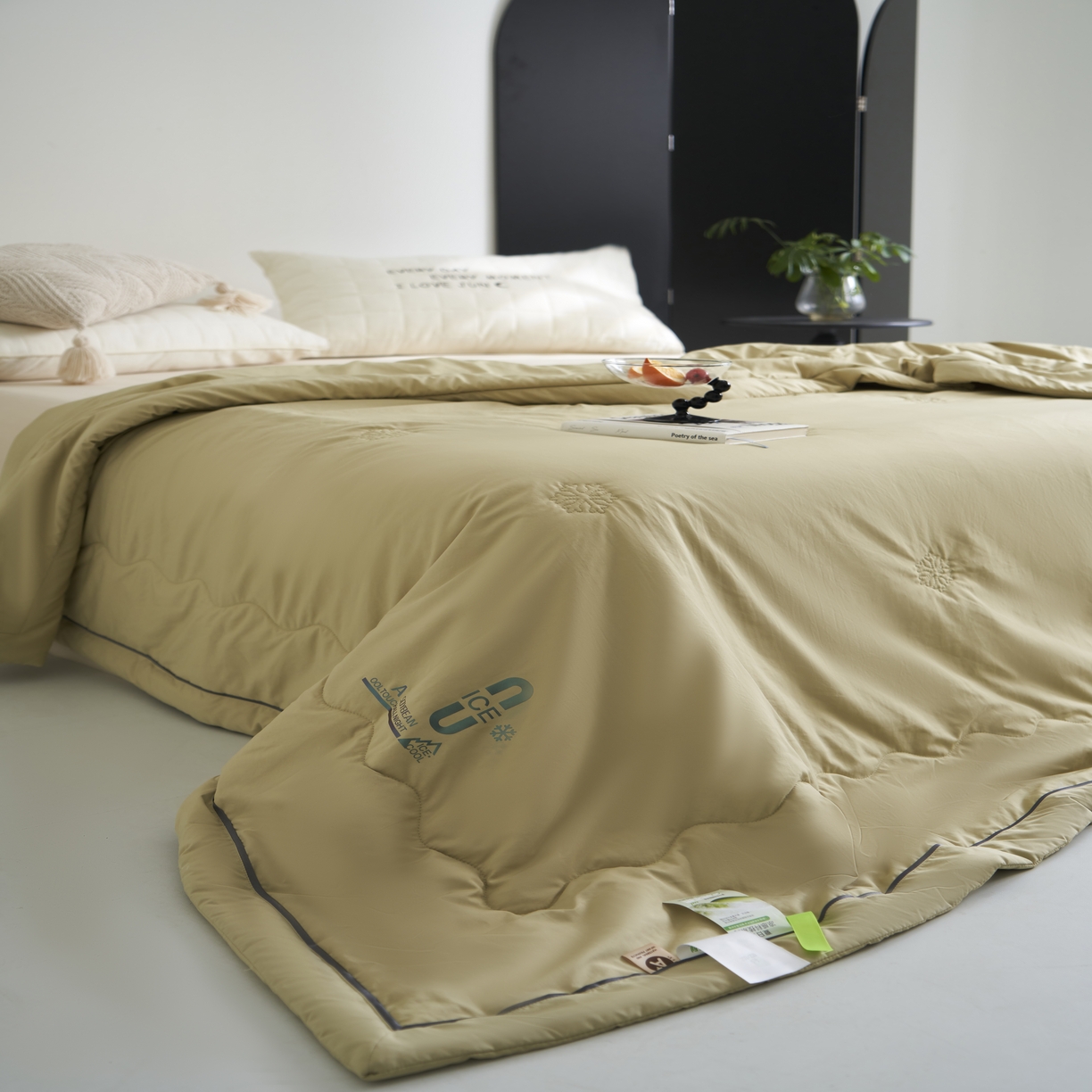 91家纺网 家纺一手货源 找家纺 米菲 2024新款亲肤舒适冰蝉丝科技被 夏被 被子被芯 果绿