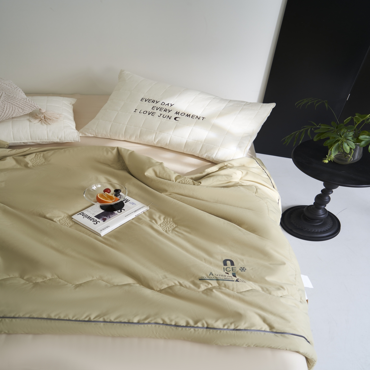 91家纺网 家纺一手货源 找家纺 米菲 2024新款亲肤舒适冰蝉丝科技被 夏被 被子被芯 果绿