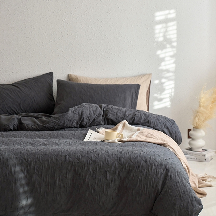 91家纺网 家纺一手货源 找家纺 梦享生活家居 2024新款A类双层纱提花肌理纹侘寂风四件套-布洛克 布洛克灰