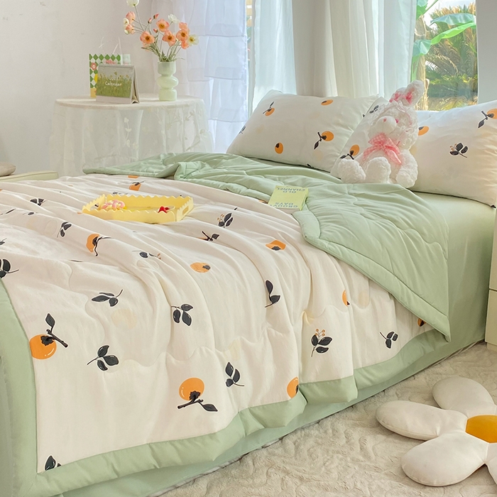 91家纺网 家纺一手货源 找家纺 妖妖家纺 2024新款超柔软糯水洗云朵棉印花夏被四件套 柿柿如意