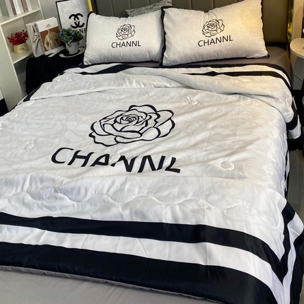 91家纺网 家纺一手货源 找家纺 色鬼布艺 2024新款大版数码印花水洗真丝夏被四件套 香榭丽